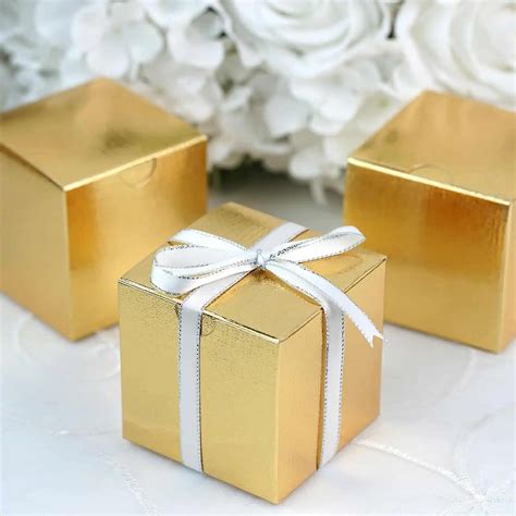 small gold gift boxes